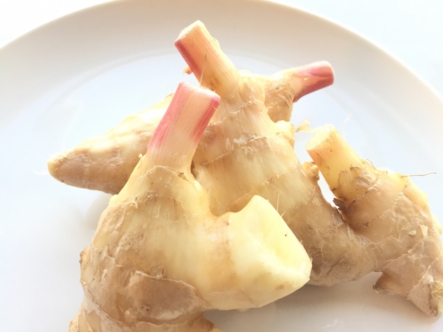 少しピンク色の新生姜