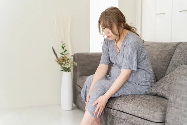 足のむくみを気にする妊婦